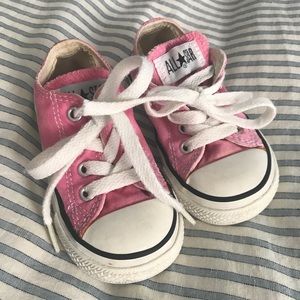 💖 PINK CONVERSE 💘 size 6